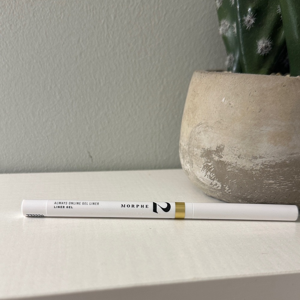Morphe Gold Gel Liner with White and Gold Design